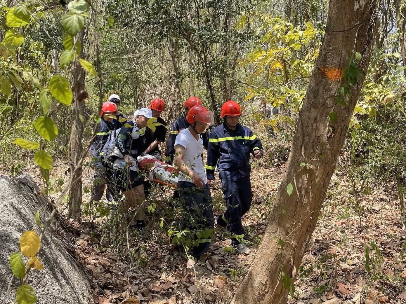 Nu du khach Trung Quoc anh 1