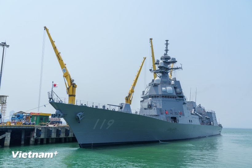 chien ham Asahi anh 1