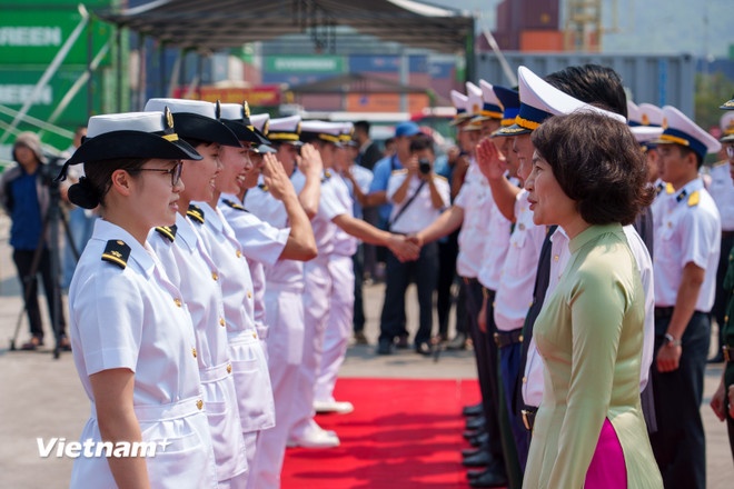 chien ham Asahi anh 4