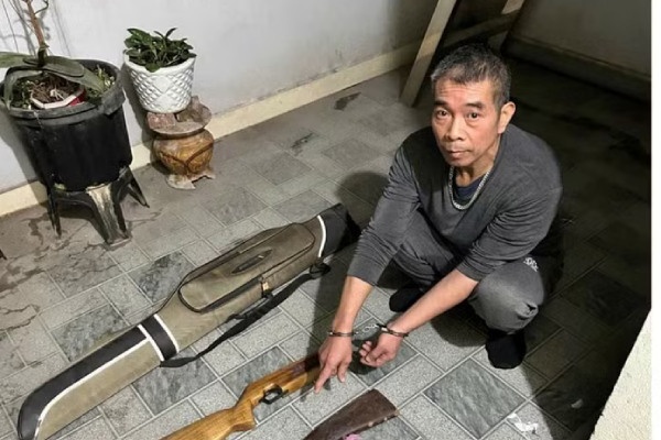 Cuu van dong vien ban sung che tao, mua ban vu khi quan dung hinh anh