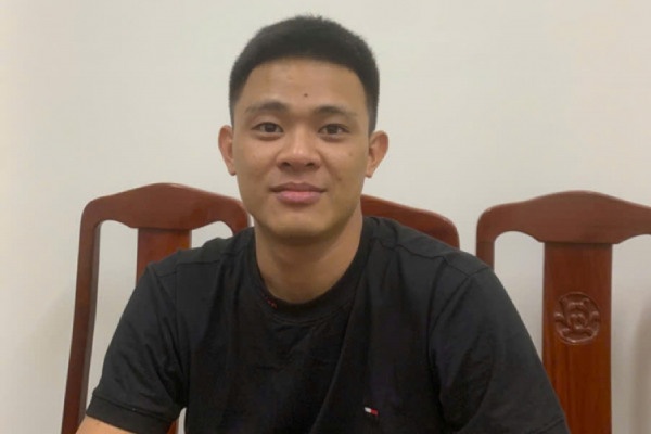 Bat doi tuong thue 2 oto di cam co, lua chiem hang tram trieu dong hinh anh