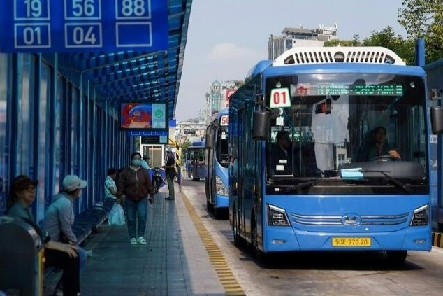 Mien phi xe buyt cho nguoi dan, TP.HCM se thuc hien the nao? hinh anh