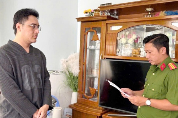 Lua dao tren 20 ty dong voi thu doan dao han ngan hang hinh anh