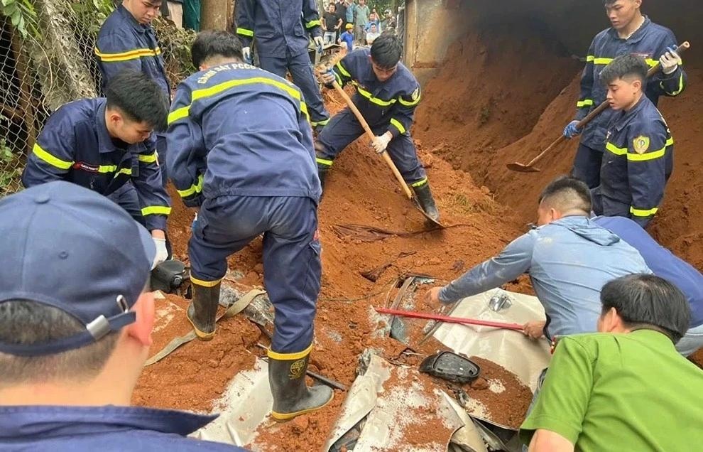 Bat giam tai xe,  vu lat xe,  dau keo anh 3