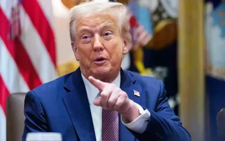 Dang sau viec Tong thong My Trump lap lai toi hau thu voi Iran hinh anh