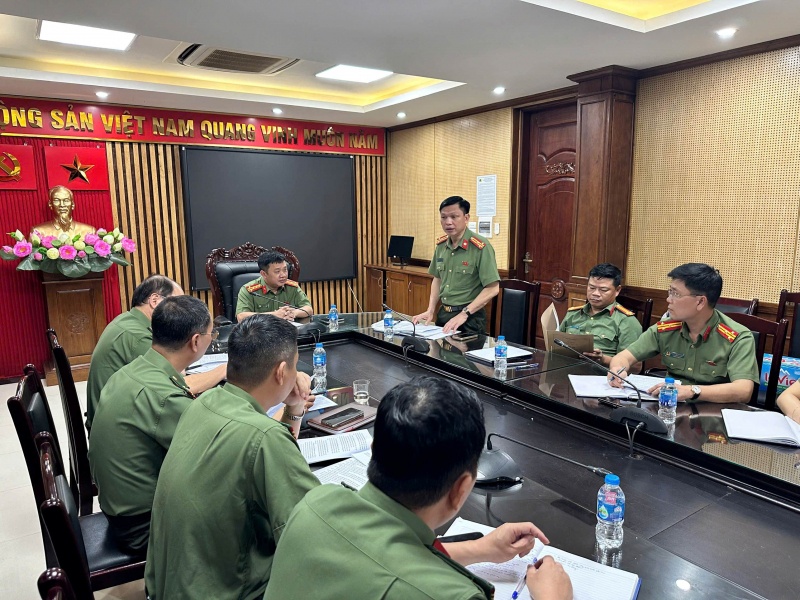 lua dao Sky Media,  Cong ty Sky Media,  Doanh nghiep Sky Media,  Giam doc Sky Media anh 2