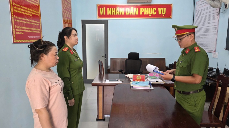 danh 2 nhan vien,  gac chan duong sat anh 1