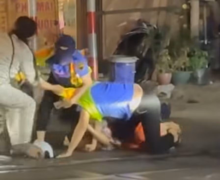 Nhan vien duong sat anh 1