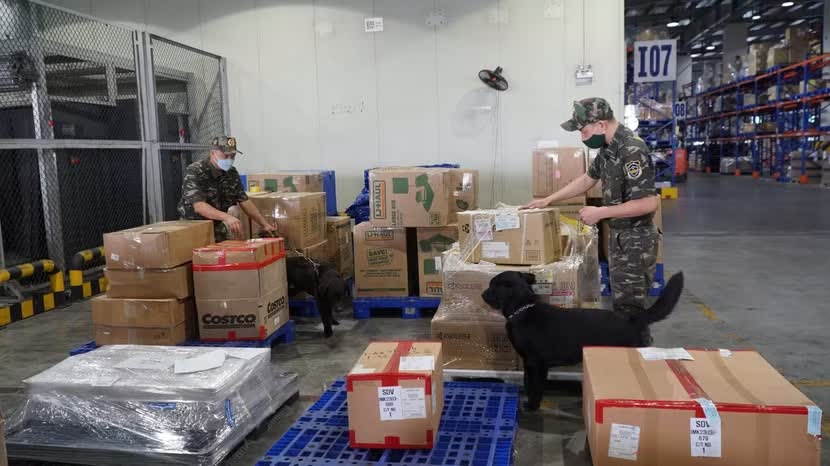 9.000 vu buon lau,  gian lan thuong mai anh 1