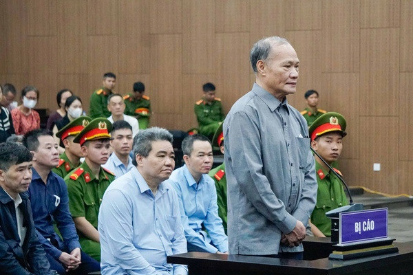 Cuu Thu truong Hoang Van Thang bi tuyen phat 4 nam tu hinh anh