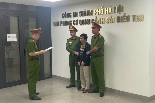 Vu an o Vien Phap y tam than: Khoi to 43 bi can tu lanh dao den bao ve hinh anh