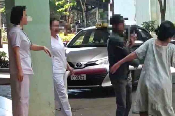 Chong tat vo mang bau giua benh vien gay phan no hinh anh