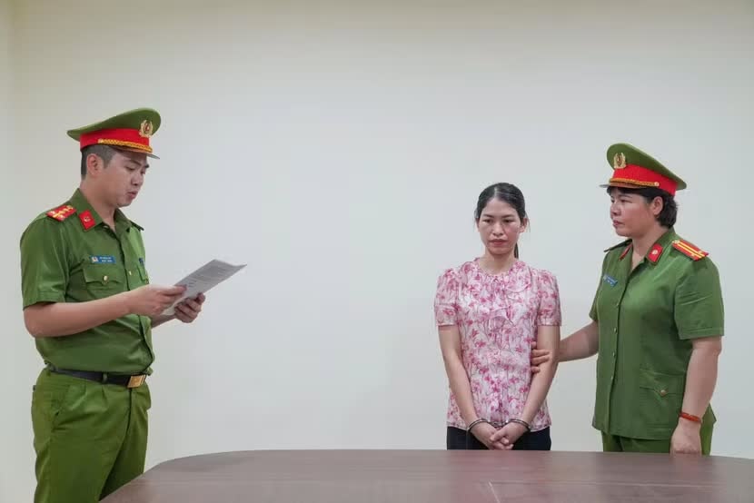 Bat giam giam doc,  hieu truong,  ke toan anh 2