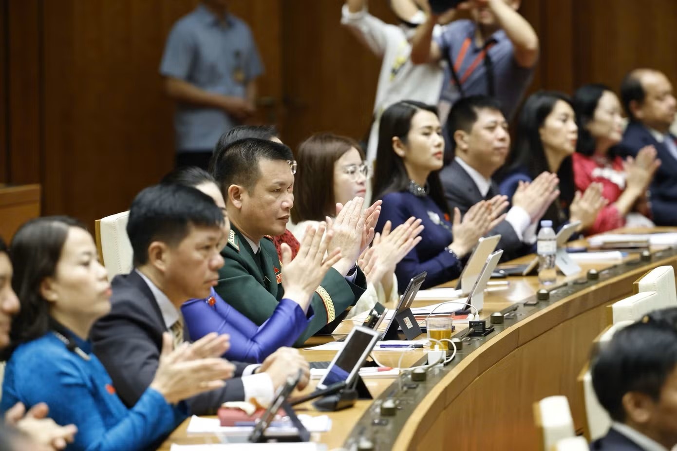 Chinh phu nhiem ky moi co 14 Bo va 3 co quan ngang Bo hinh anh