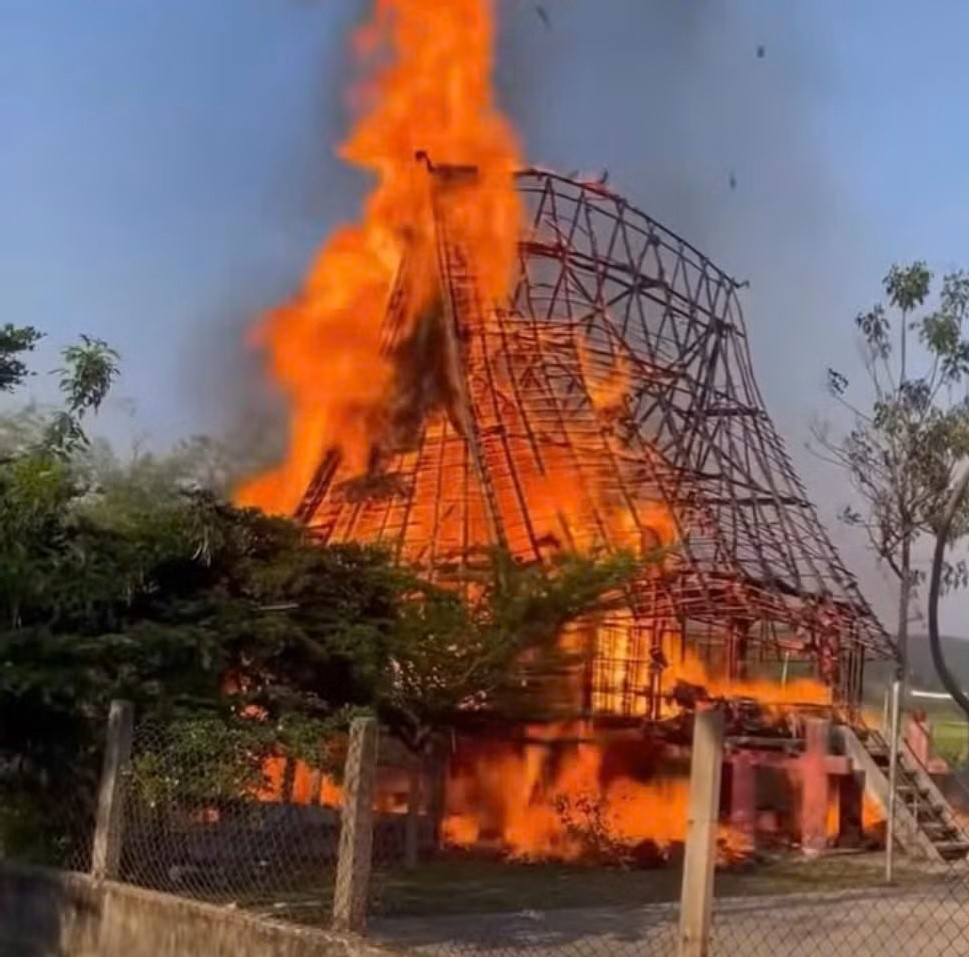 Nha rong Dak Tieng Klah anh 1