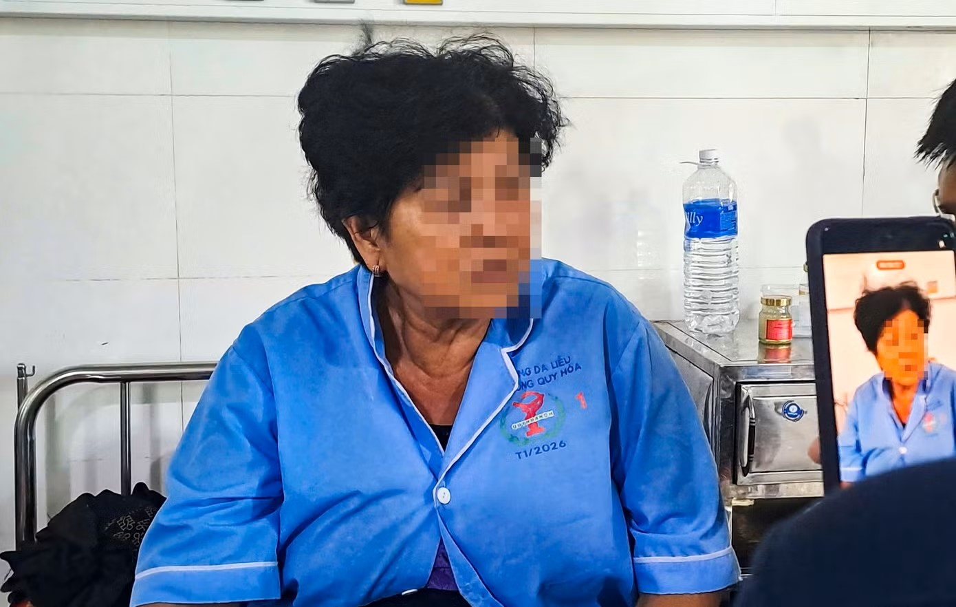 Danh tinh thanh nien nho nuoc bot vao nguoi phu nu lon tuoi hinh anh