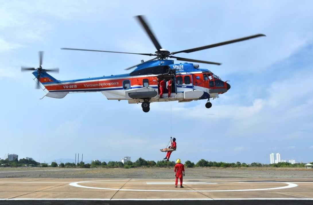 Viet Nam mua them 3 truc thang tam xa hinh anh