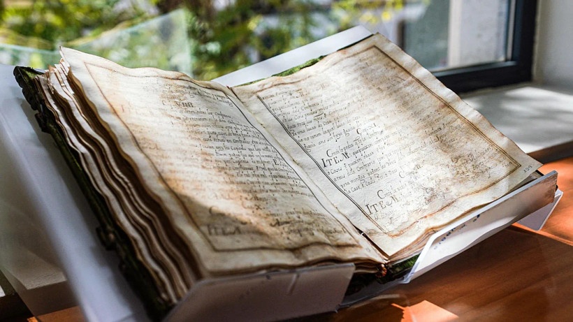 Phat hien ban thao lich su 'mat tich' 100 nam tren mang Internet hinh anh