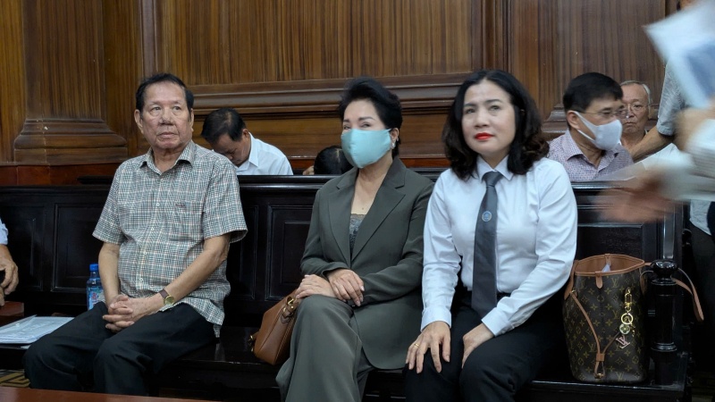 Quoc Cuong Gia Lai,  Nguyen Thi Nhu Loan,  Dat Ben Van Don anh 3