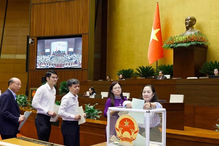 Nghi quyet cua Quoc hoi ve cong tac nhan su hinh anh