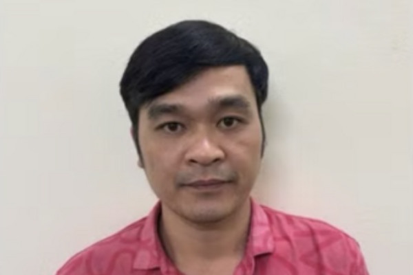 Mau thuan chuyen nuoi cho tha rong, nho nguoi danh hang xom nhap vien hinh anh