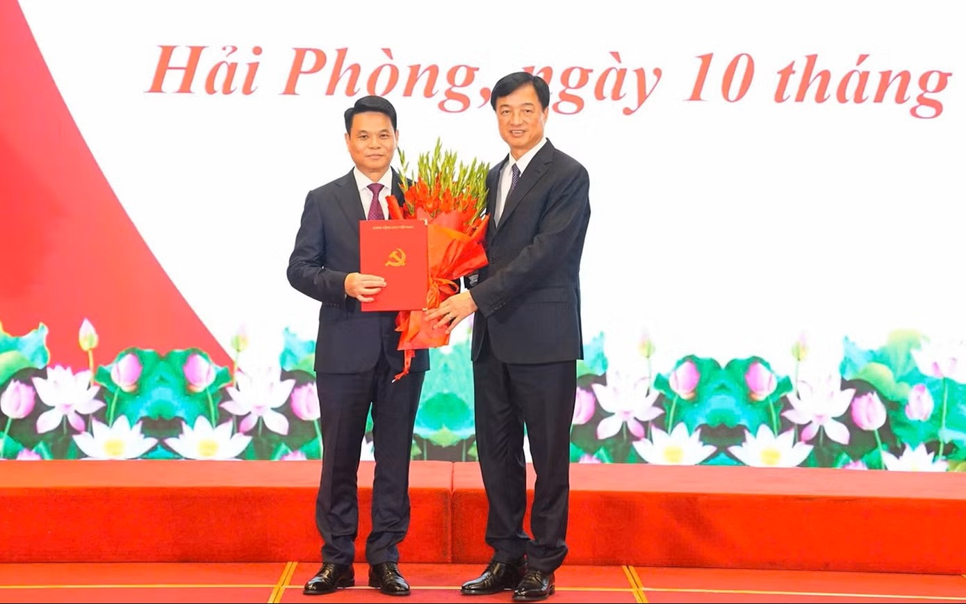 Ong Le Ngoc Chau lam Bi thu Thanh uy Hai Phong hinh anh