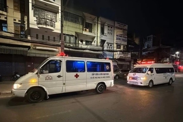 Hien truong vu chay nha tro 4 tang o TP.HCM hinh anh