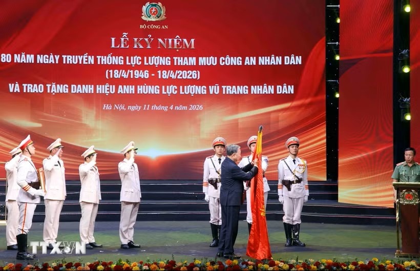 Tham muu Cong an anh 1