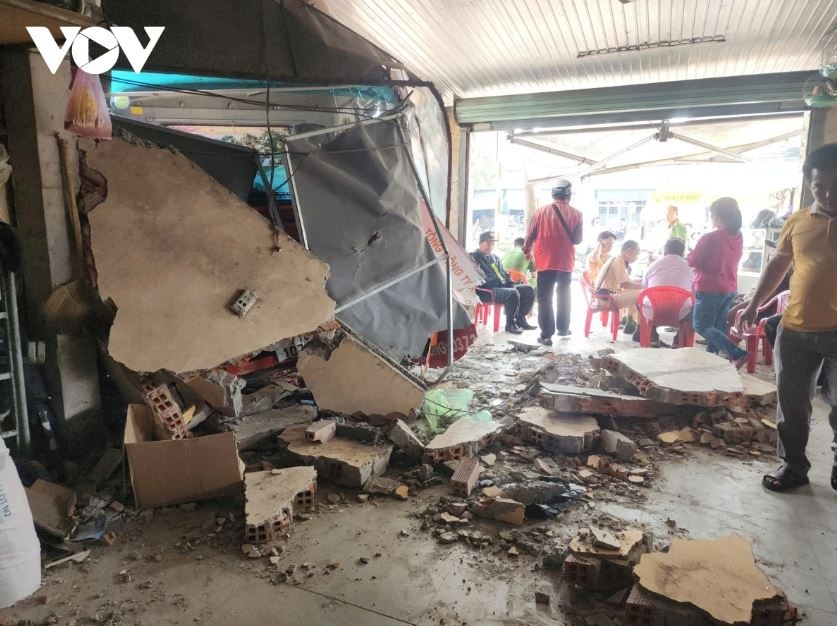 Xe tai tong sap tuong anh 1