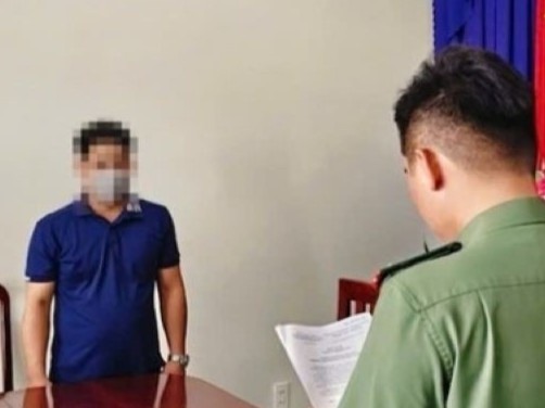 Lap tai khoan gia danh vo cu, dang tin tim nguoi 'giao luu tinh cam' hinh anh