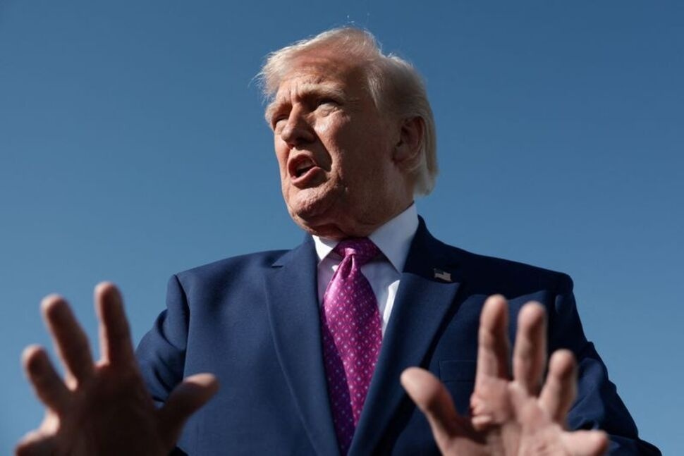 TT Trump: Toi co the danh guc Iran trong mot ngay hinh anh