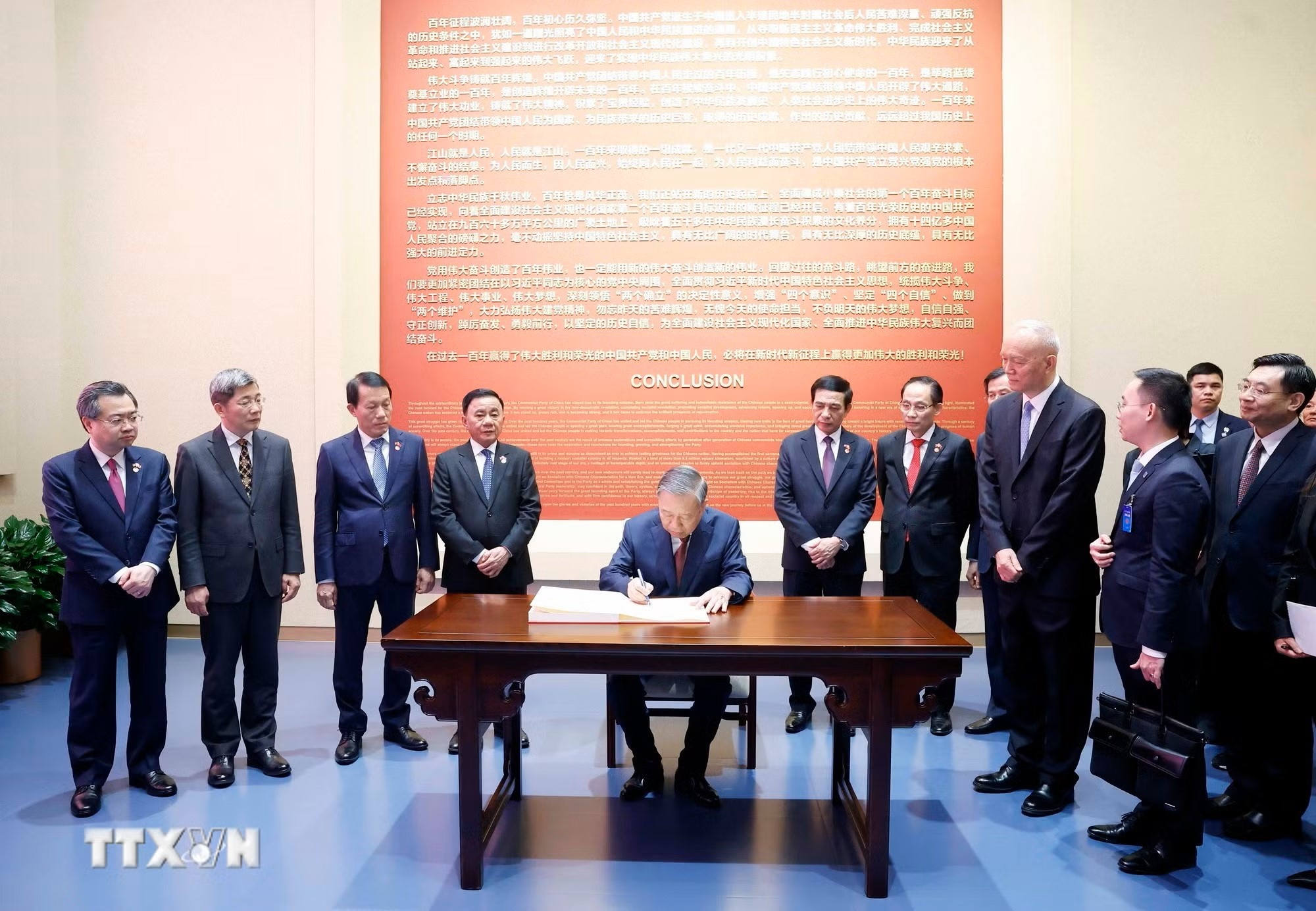 Tuyen bo chung Viet Trung anh 10