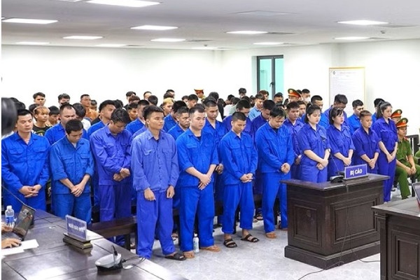 Triet pha duong day lua dao xuyen quoc gia, 54 bi cao linh an tu giam hinh anh