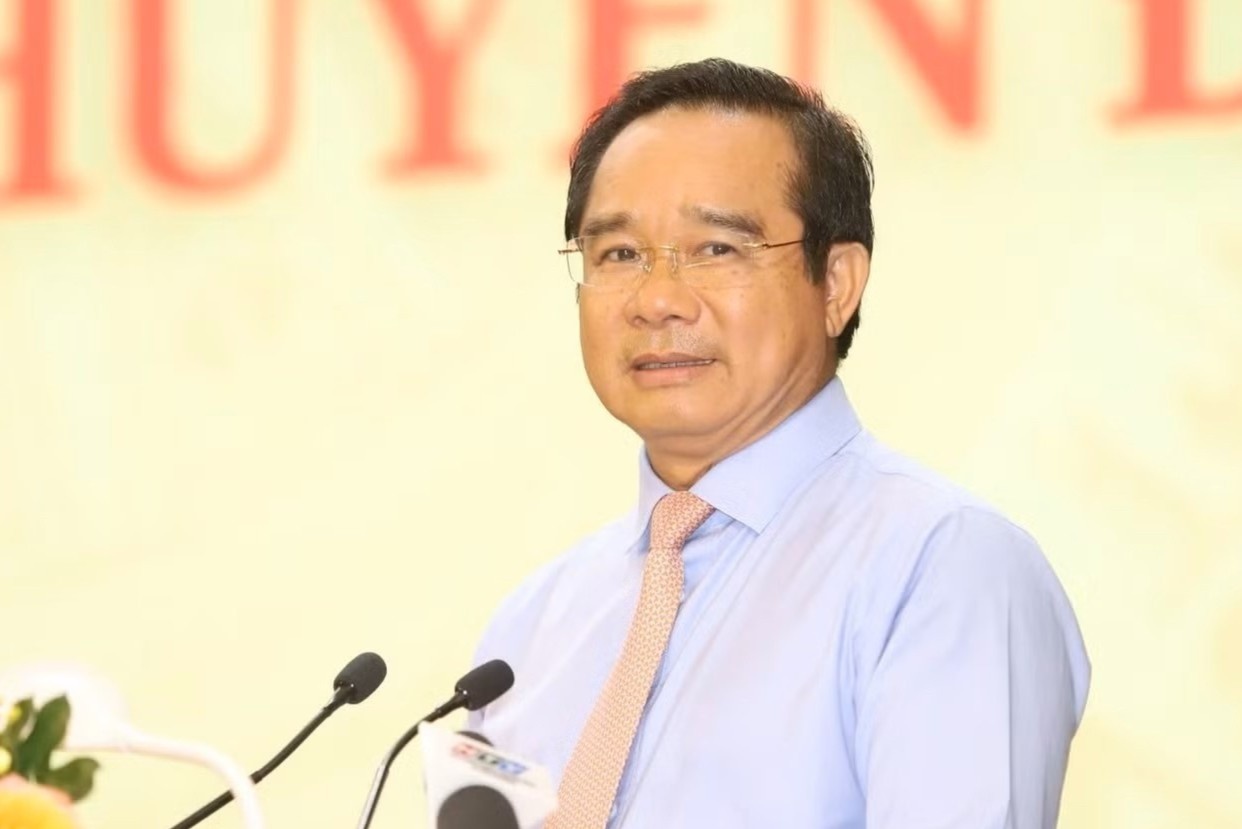 Phan cong cong tac Chu tich va cac Pho chu tich UBND TP.HCM hinh anh