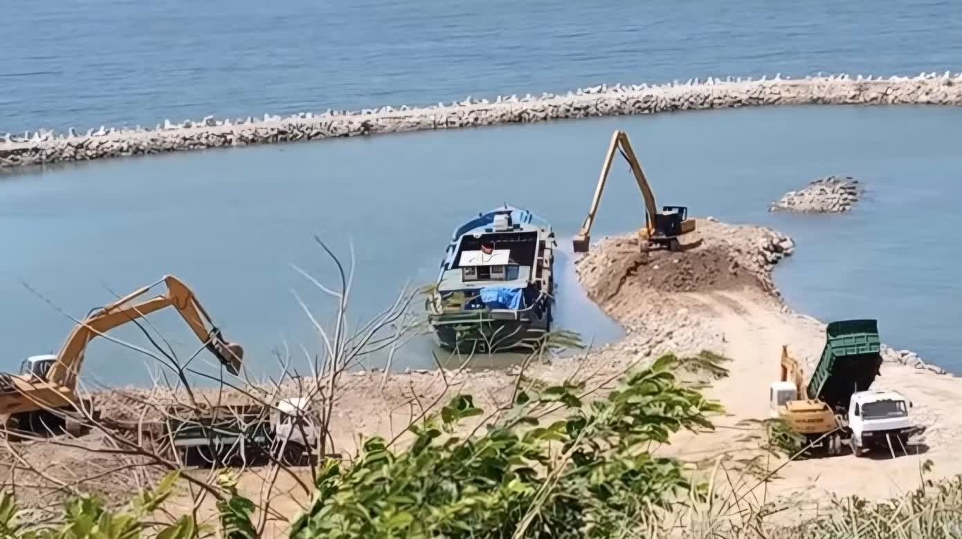 Thuy cung Hon Nguu,  cap treo Vung Tau anh 1