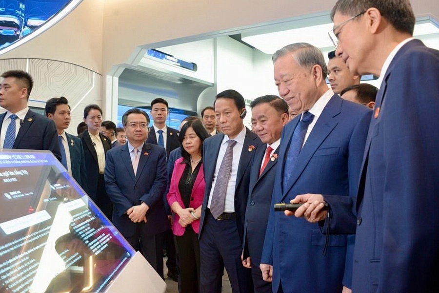 Tong Bi thu, Chu tich nuoc tham trung tam ve AI tai Trung Quoc hinh anh