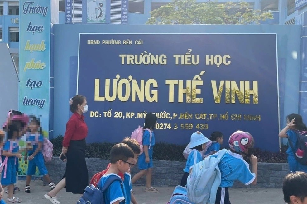 Dinh chi giao vien phat hoc sinh tu chich kim tiem vao tay o TP.HCM hinh anh