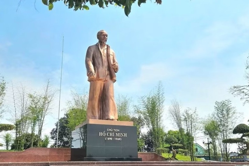 De xuat xay dung Tuong dai Chu tich Ho Chi Minh tai Hung Yen hinh anh