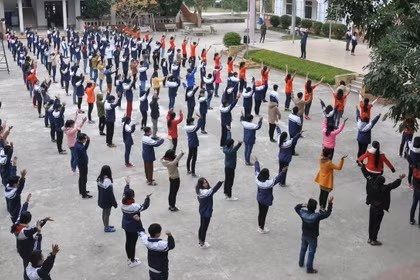 Hoc sinh lop 9 tu vong trong gio the duc hinh anh