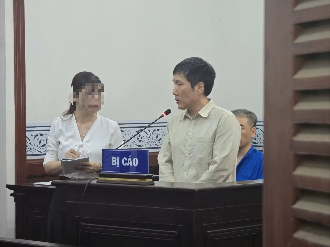 Nha hang co duong day mai dam chuyen phuc vu khach ngoai o TP.HCM hinh anh