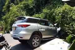 Oto mat lai tren deo Hon Ba, mot nguoi tu vong hinh anh