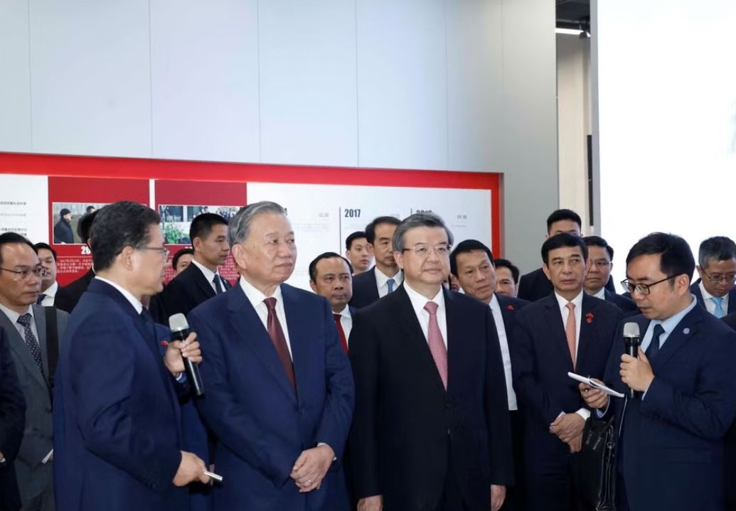 Tong Bi thu, Chu tich nuoc khao sat Khu khoi dong cua Khu moi Hung An hinh anh