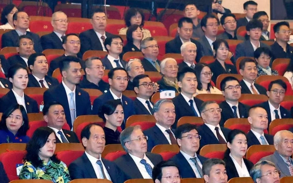 Tong Bi thu, Chu tich nuoc du Chuong trinh nghe thuat Viet - Trung hinh anh