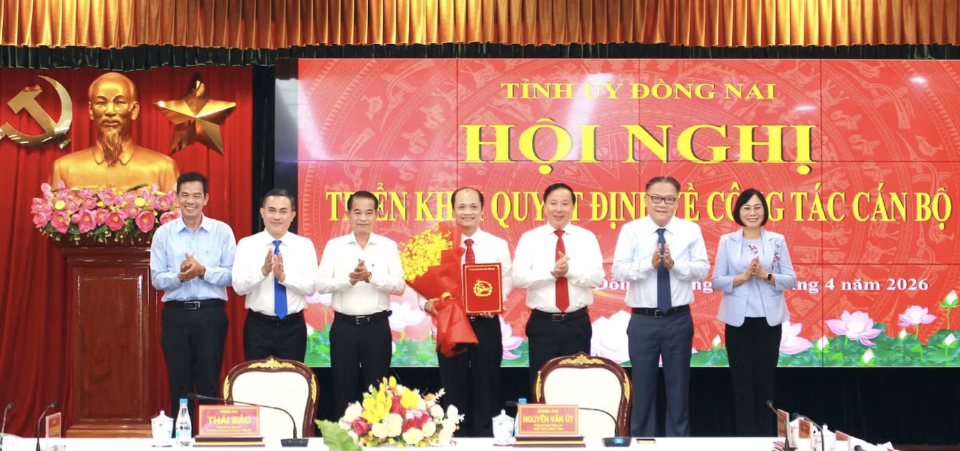 cong tac can bo,  Dong Nai anh 1