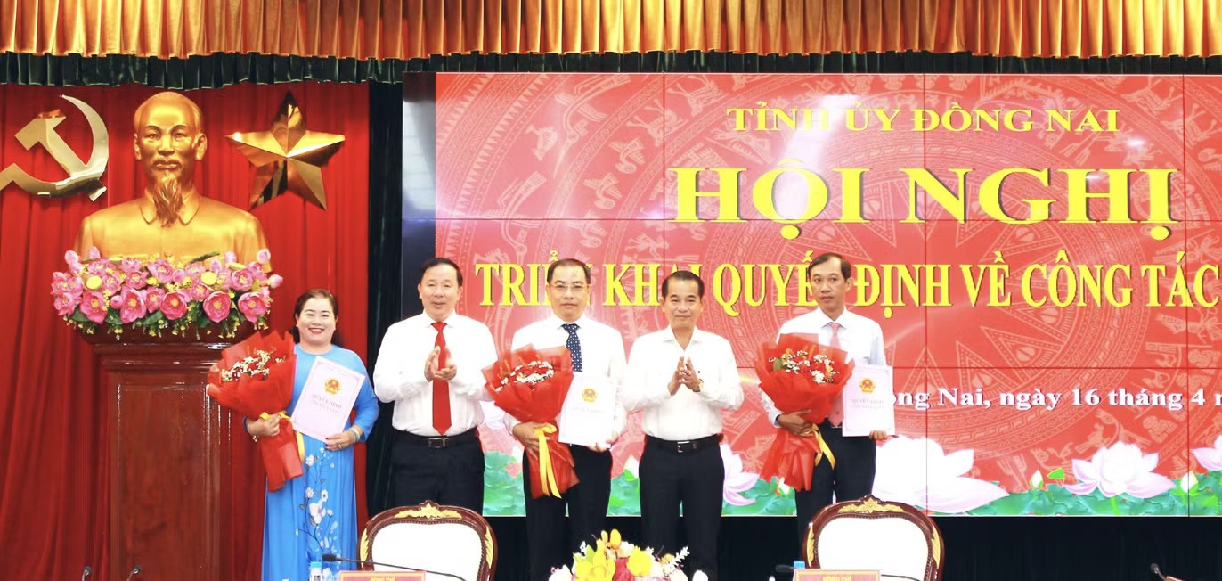 cong tac can bo,  Dong Nai anh 2