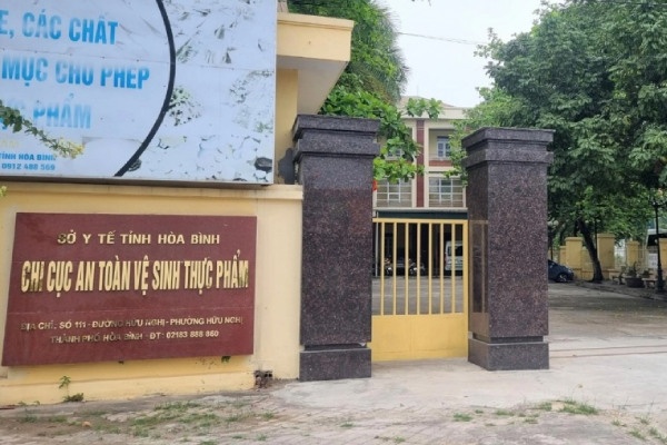 Chi Cuc truong Ve sinh ATTP xet duyet 340 bo ho so dang ky sua gia hinh anh