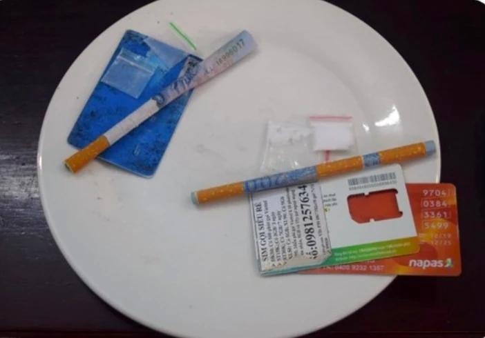 Cuu pho chu tich phuong o Ha Noi khoi xuong vu goi tiep vien 'xao ke' hinh anh