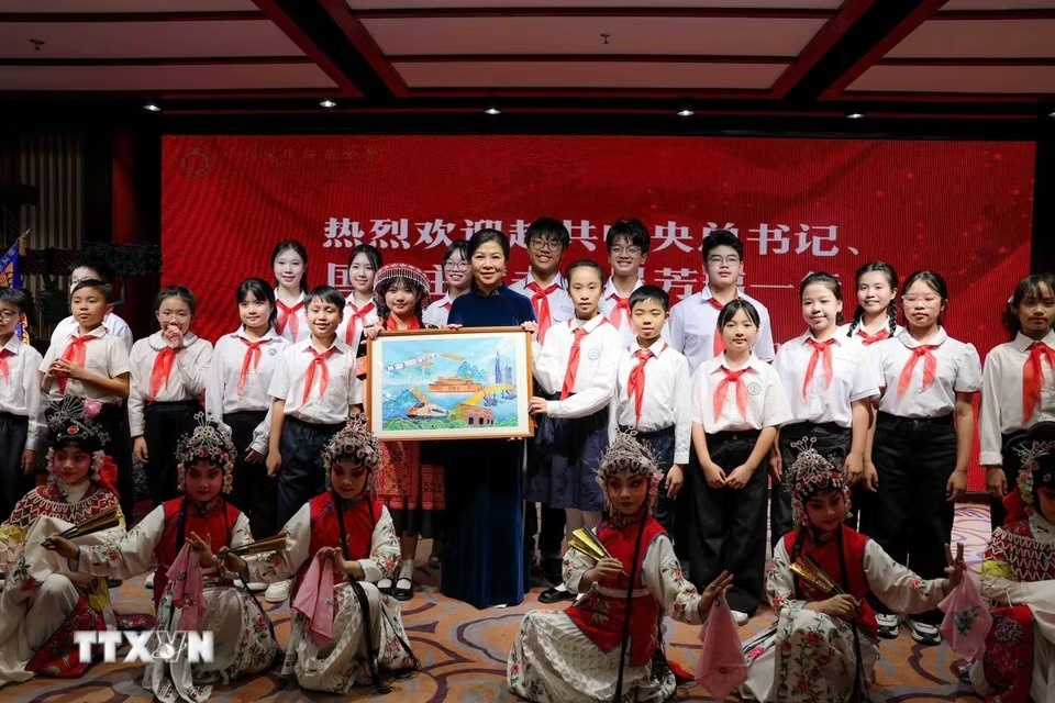 Phu nhan Ngo Phuong Ly anh 3