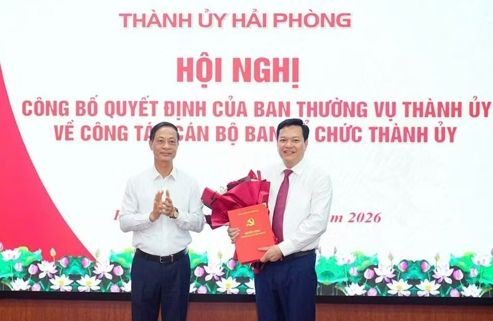 Cong bo quyet dinh cua Hai Phong ve cong tac can bo hinh anh