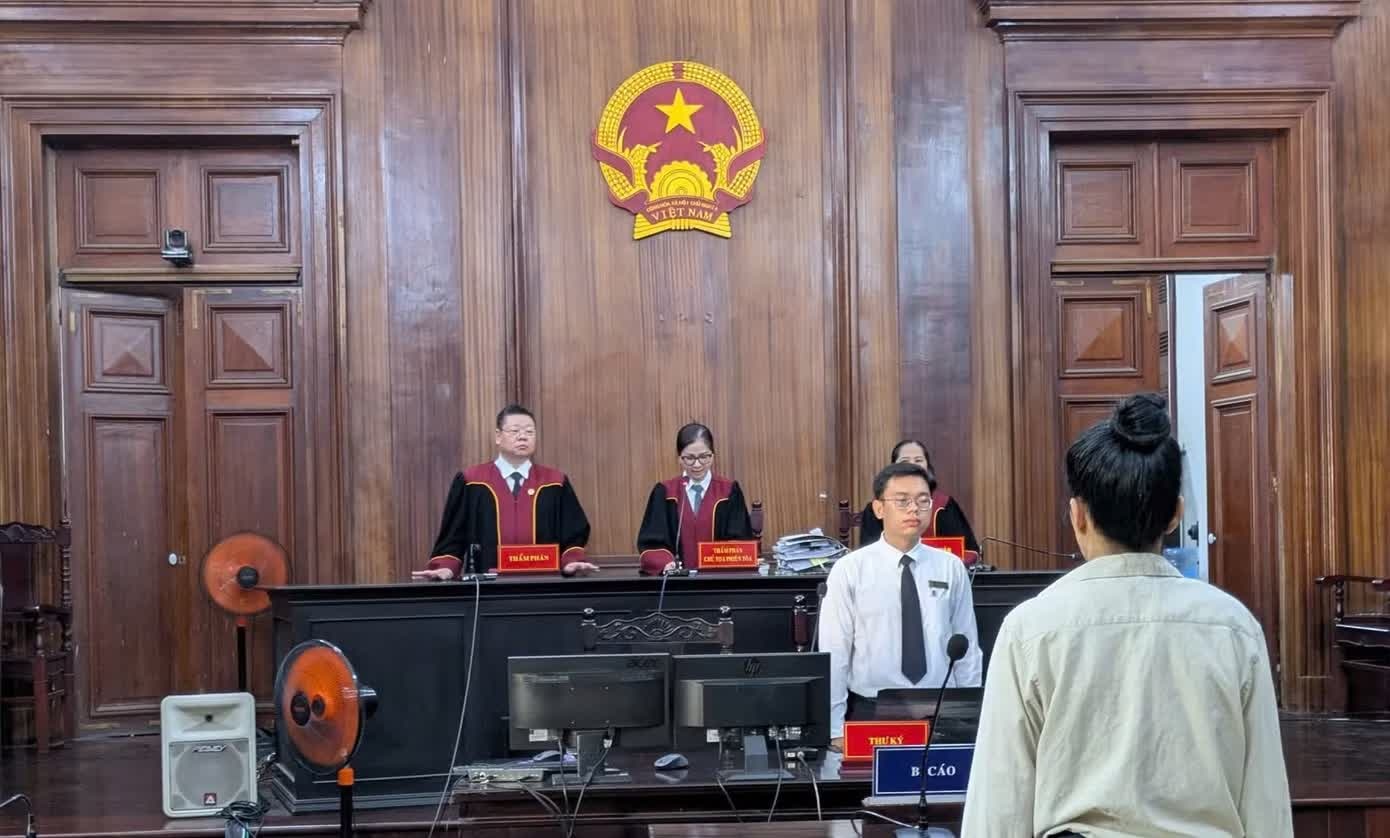 YouTuber xuc pham,  vo chong,  Nguyen Phuong Hang anh 2